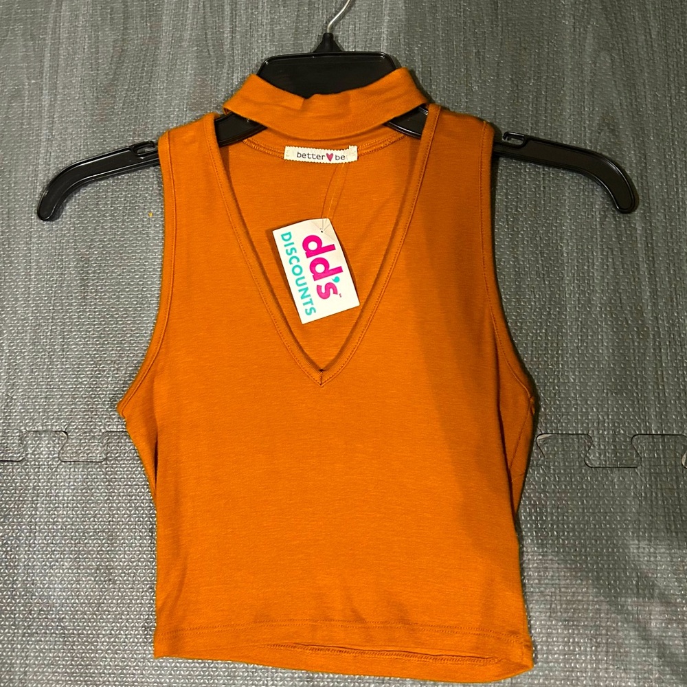 CROP TOP BUNDLE! QUANTITY OF (6)